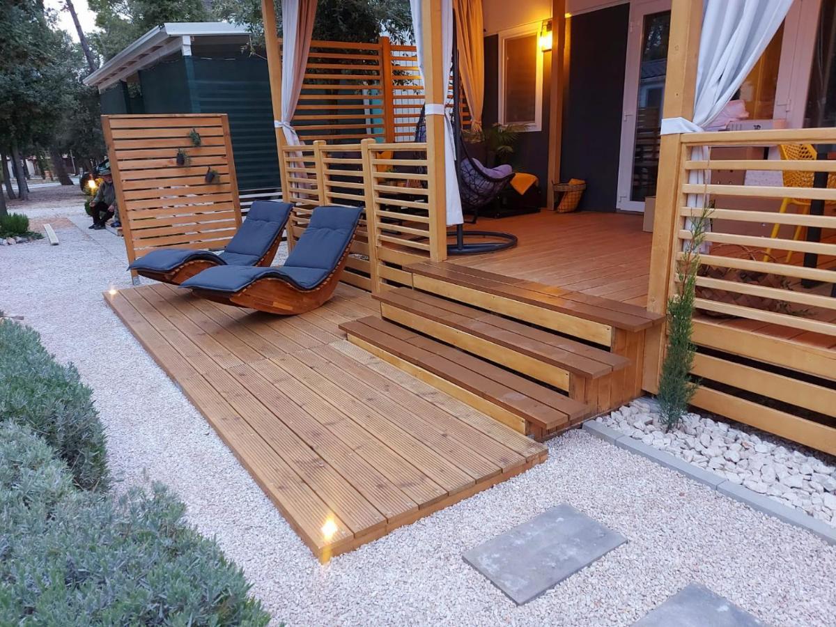 Pamara Mobile Home Биоград на Мору Екстериор снимка