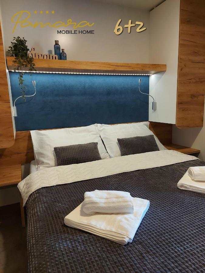 Pamara Mobile Home Биоград на Мору Екстериор снимка