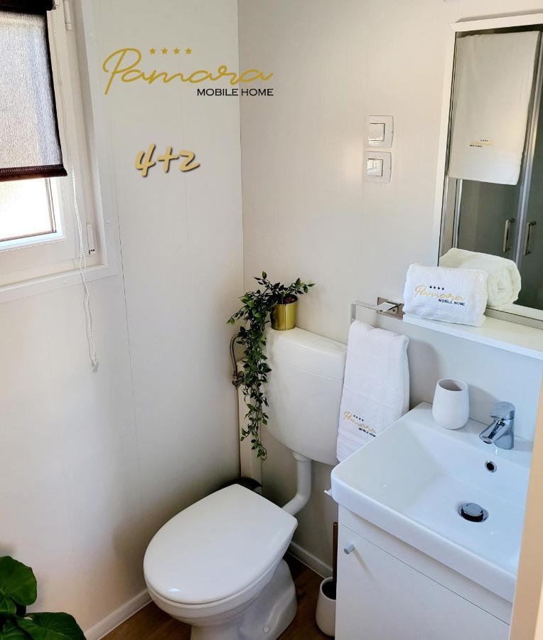 Pamara Mobile Home Биоград на Мору Екстериор снимка