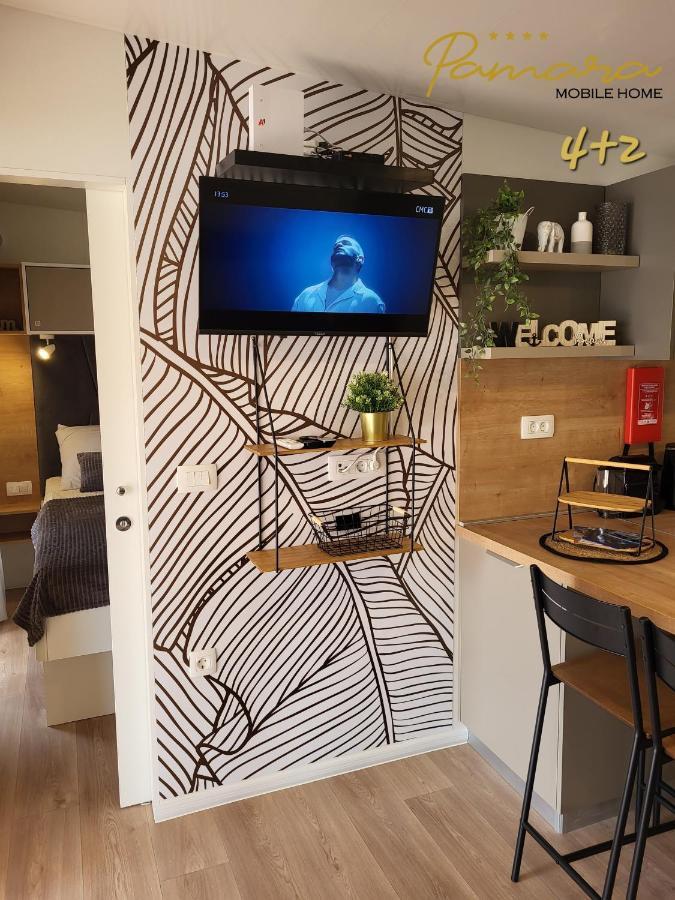 Pamara Mobile Home Биоград на Мору Екстериор снимка