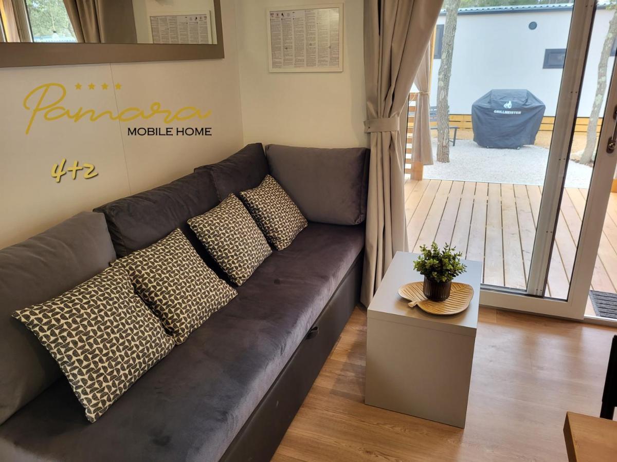 Pamara Mobile Home Биоград на Мору Екстериор снимка