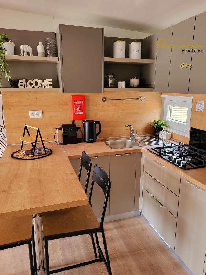 Pamara Mobile Home Биоград на Мору Екстериор снимка