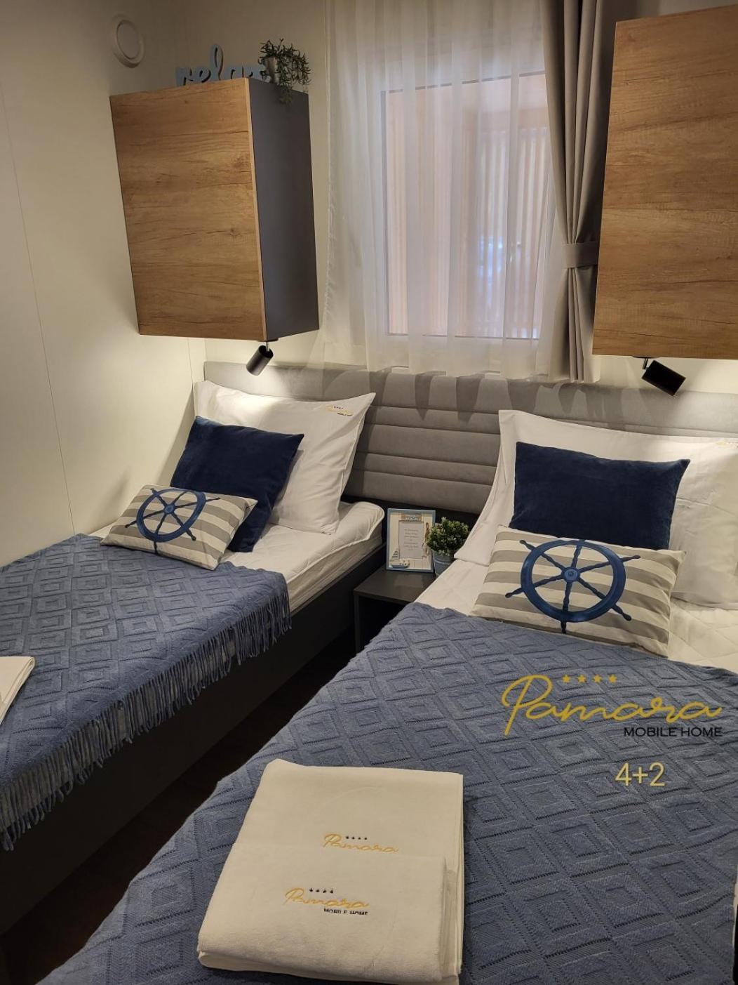 Pamara Mobile Home Биоград на Мору Екстериор снимка