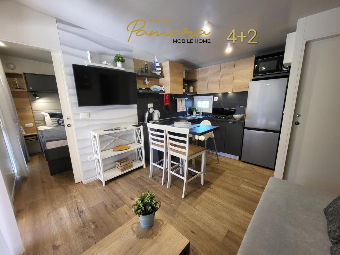 Pamara Mobile Home Биоград на Мору Екстериор снимка