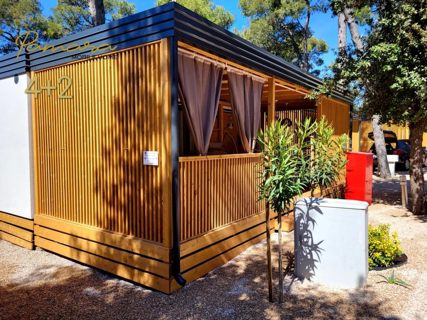 Pamara Mobile Home Биоград на Мору Екстериор снимка